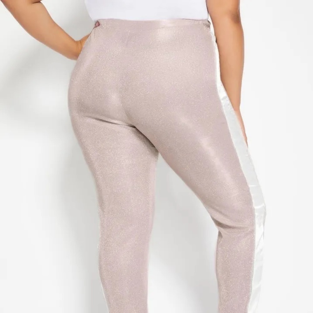 NWT✨ Ashley Stewart Sparkly champagne joggers - Picture 3 of 8